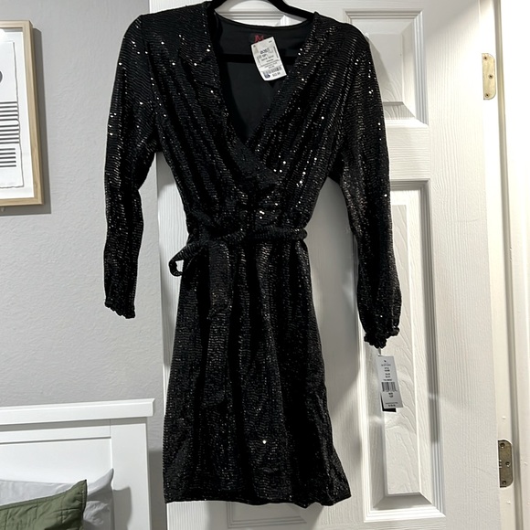 JM Studio Dresses & Skirts - JM Studio Black sequin dress, size 10P